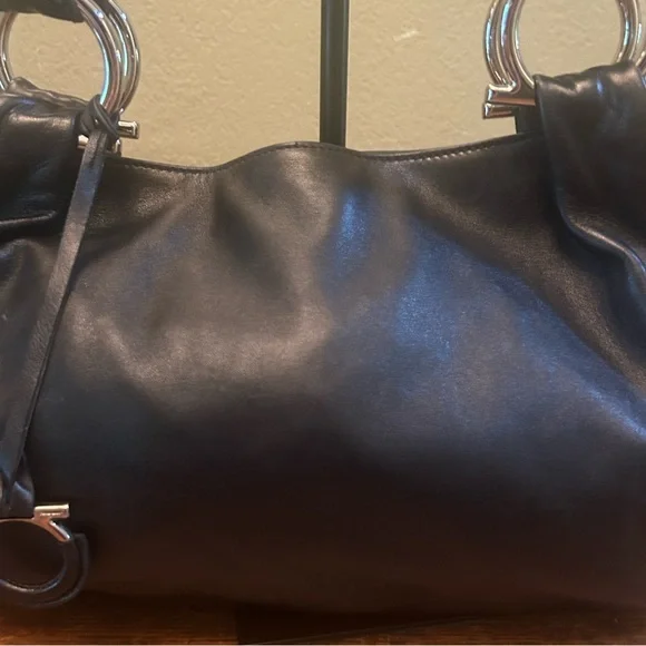 Salvatore Ferragamo Gancini Black Leather Shoulder Bag - Picture 4 of 17